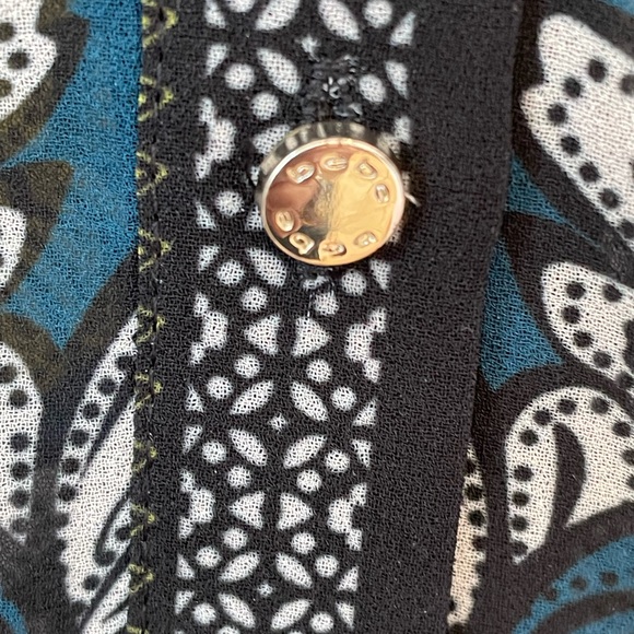 Bebe semi-sheer hi-low tunic - Picture 4 of 5